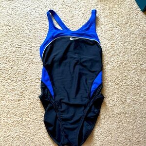OPEN TO OFFERS!!!! Nike Women Victory Color Block One Piece Swimsuit